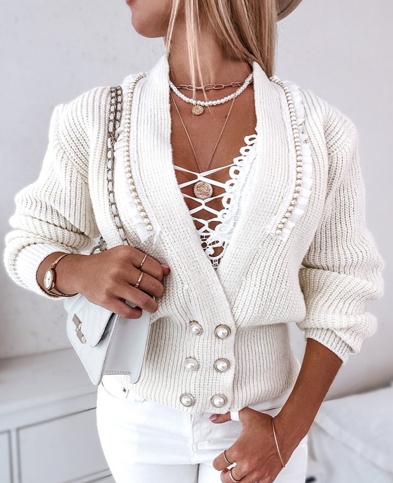 Herbst Winter Strickjacke für Damen mit Perlen Applikationen in Weiß