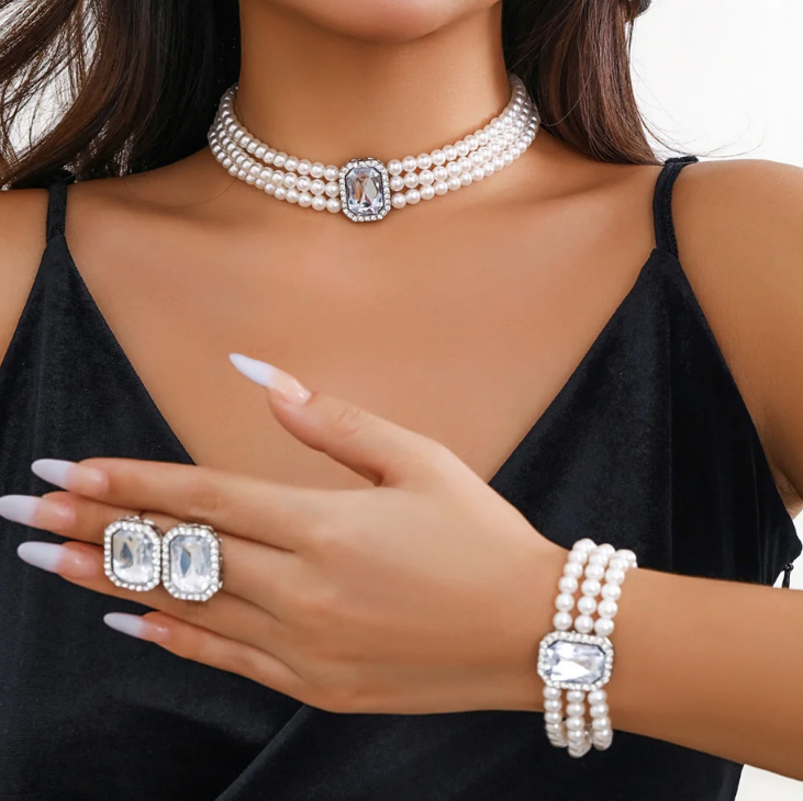Modeschmuck Perlen Set für Damen Halskette Armband und Ohrringe