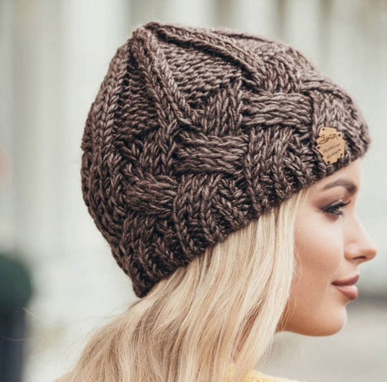 Warme Winter Mütze für Damen in Braun