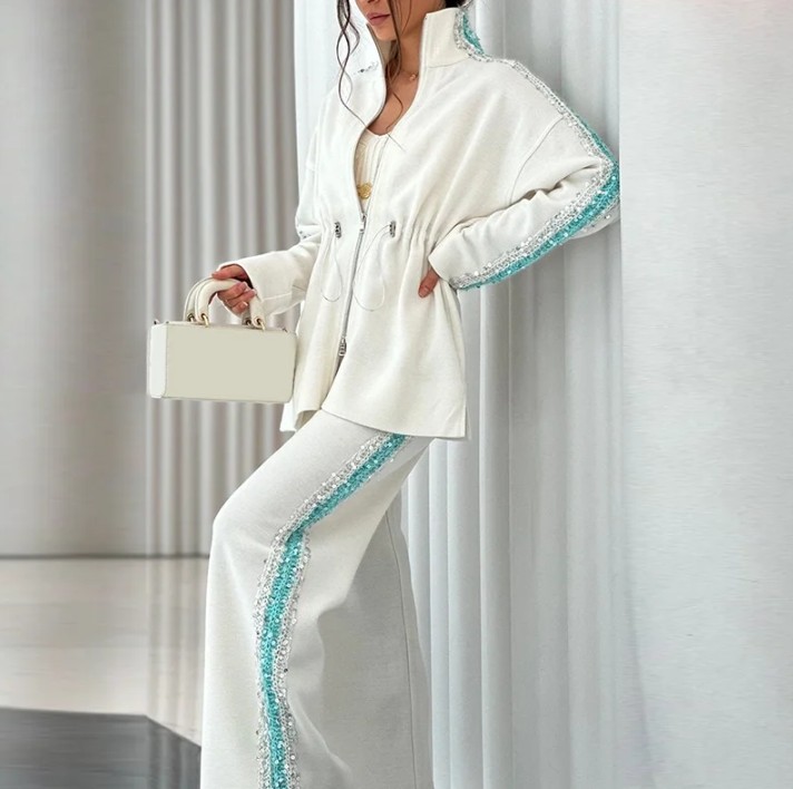  Damen Frühling - Herbst Outfit 2025 mit Pailletten in Weiß