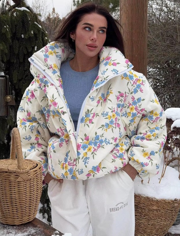 Kurze Damen Jacke Dala Weiß mit Blumenmuster