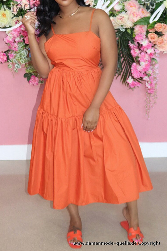 Einfarbiges Sommerkleid mit Spaghettiträger in Orange