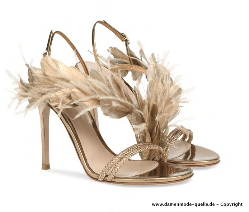 High Heel Sandaletten in Gold mit Federn