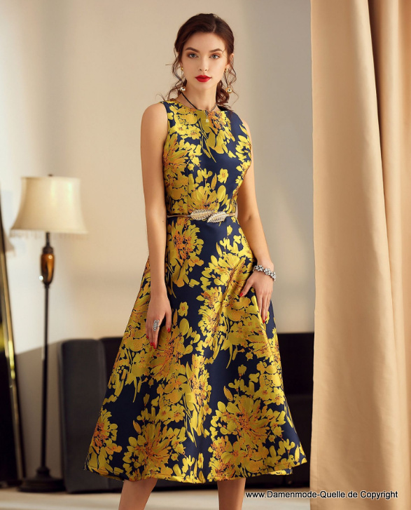 Elegantes Jacquard Kleid 2023 Wadenlang mit Blumenmuster