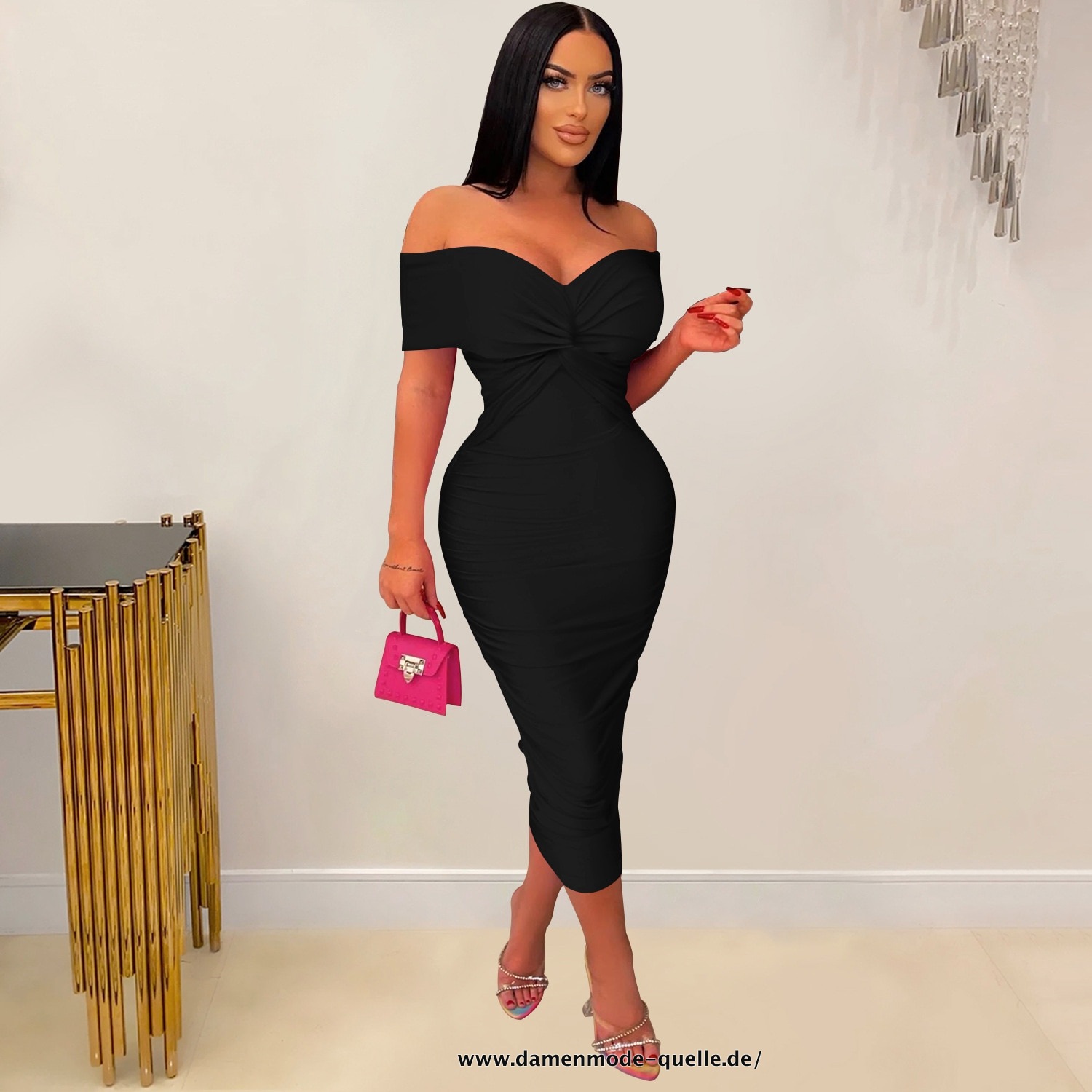 Schulterfreies Gerafftes Bodycon Midikleid in Schwarz