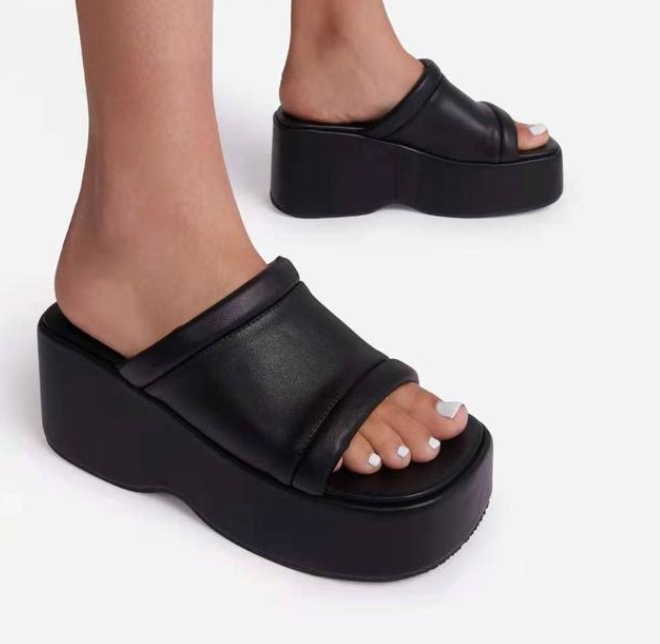 Plateau Sommer Schuhe Mules in Schwarz